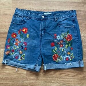 MISSLOOK Blue Jean Shorts with Floral Embroidery 3XL